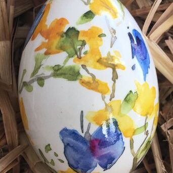 Gänseei mit Aquarellmalerei