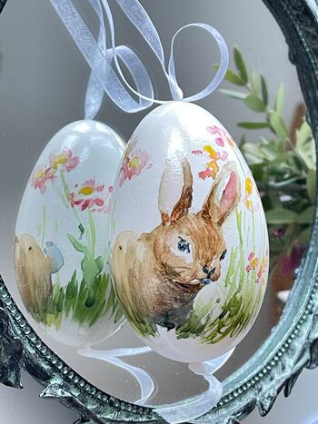 Aquarell Osterhase auf Gänseei gemalt